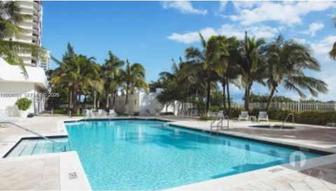 6365 Collins Ave