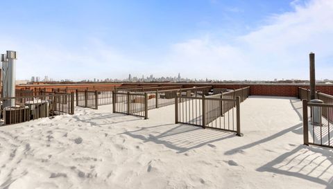 2222 W BELMONT Avenue