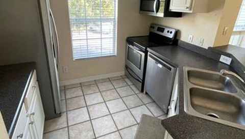 13700 Richmond Park Dr N