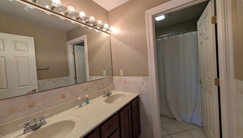 1315 West Wexford Place