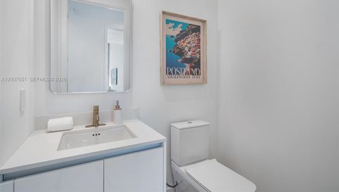 2655 Bayshore Dr