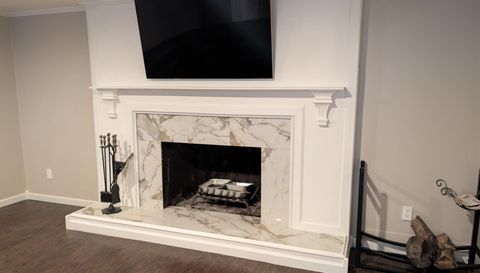 301 E Elm St