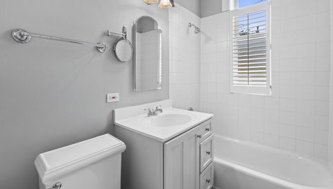 1658 W Nelson Street