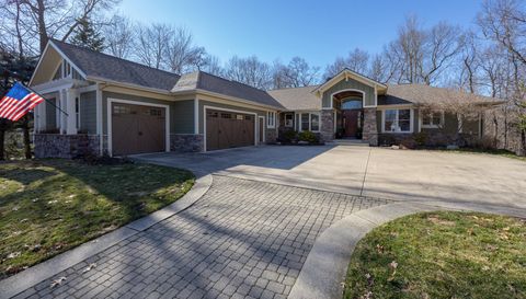 4209 N Oak Pointe Ct NE