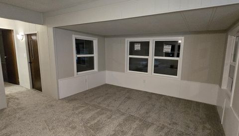 5635 N Seagull Dr NE