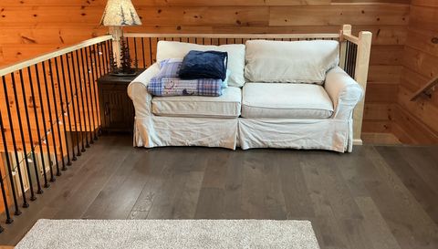 910 English Mountain Rd