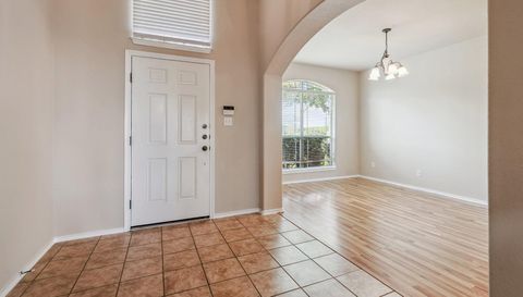 88 White Magnolia CIR