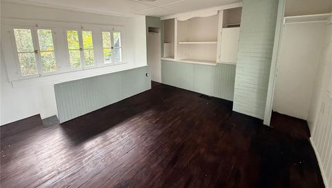 814 E INDIANA AVENUE