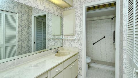 4635 Oak Forest