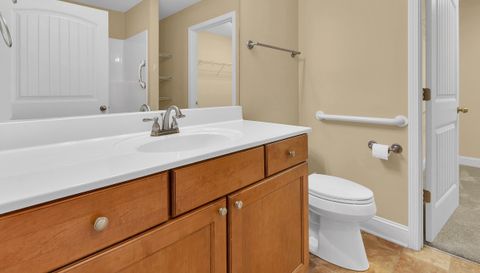 2732 Waters Place Dr