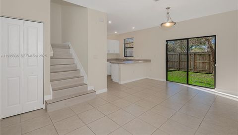 14732 181 Terrace