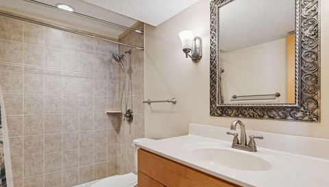 2728 Headland Court SW