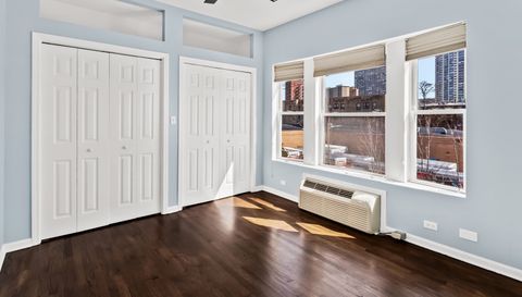 845 W Belle Plaine Avenue