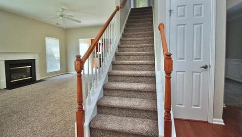 1212 Oakdale Commons Ct