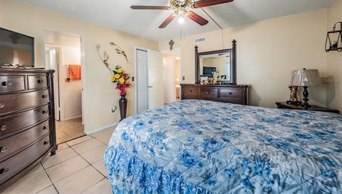 7210 N MANHATTAN AVENUE