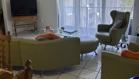 3930 S Roosevelt Blvd