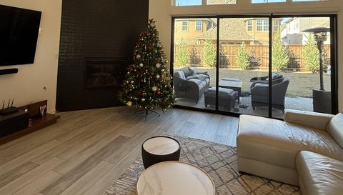 2832 Fountain Park Dr