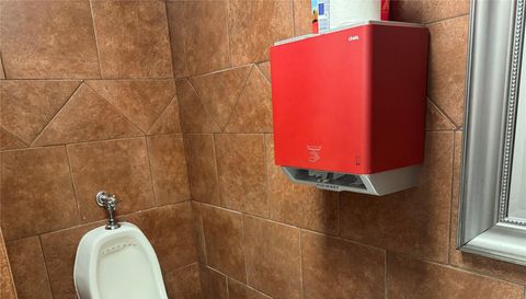 2202 - 2204 N Us Highway 281 Highway N