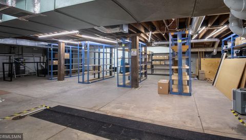 223 Broadway Avenue N