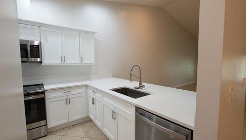 12235 SW KINGSWAY CIRCLE