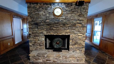 118 Crescent Dr