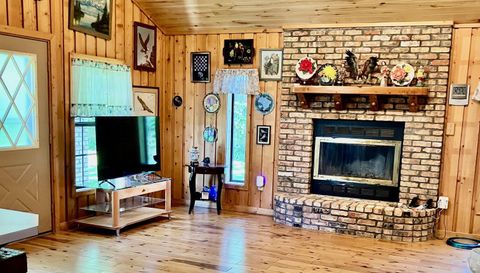 912 Twin Cedar Dr