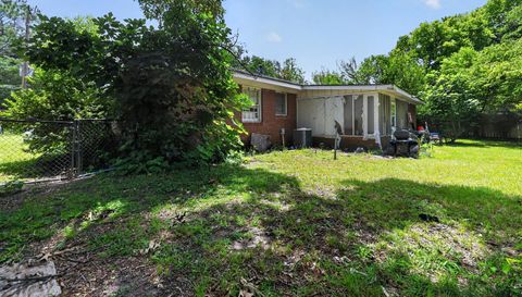 441 Sarah Dr