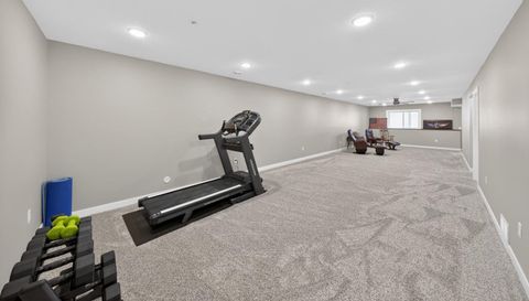 698 Shardlow Place NE