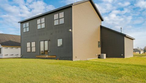 1816 Robinson Lane NE