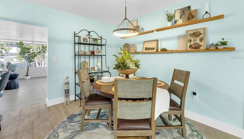 1015 SPINDLE PALM WAY