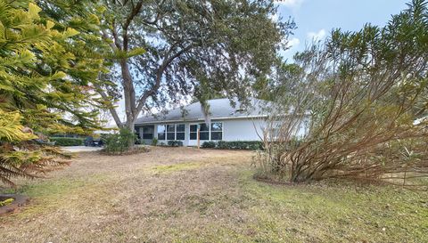 240 N Country Club Dr