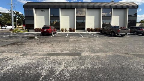 8370 W HILLSBOROUGH AVENUE