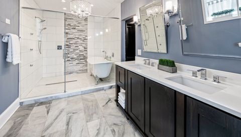 2712 W Sunnyside Avenue