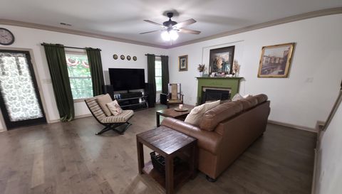 96 Oak Leaf Way