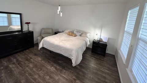 1562 SOFTSHELL STREET