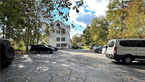 102 Gleneida Ave