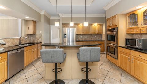 10320 Castlebridge Ct