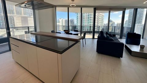 1000 Brickell Plz