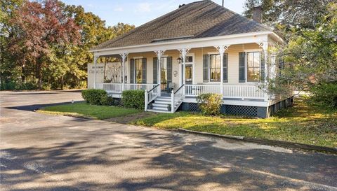 3251 Cottage Hill