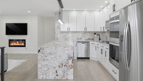 2198 N Oakbrook Circle