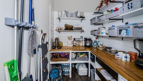 2554 CLAYMORE STREET