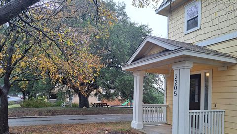 2205 Melissa Oaks LN