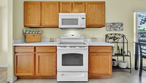 24483 LAKESIDE MANOR