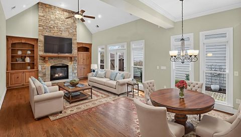 2979 Gateland Square