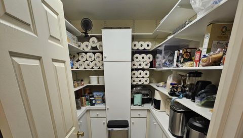 11815 N Lake Side Dr