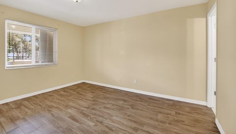 202 Red Maple Pl