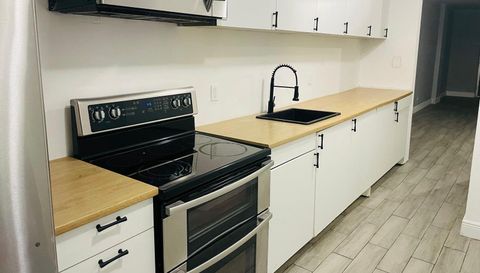 3660 NE 166th St APT 607