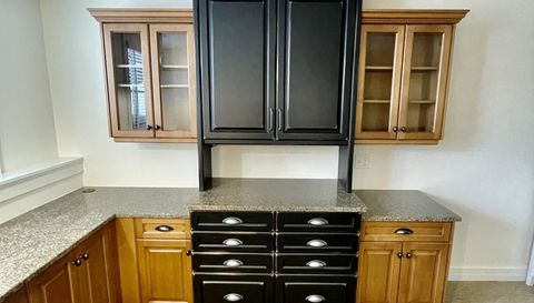 1017 Fox Knoll Dr SW