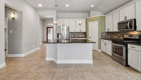 2124 Llerena Ln