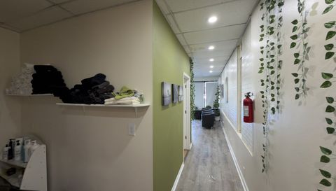 1011 N Western Avenue